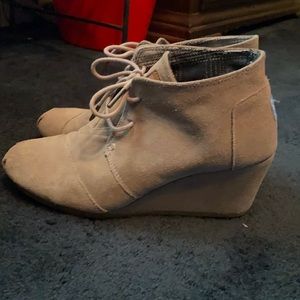 Toms wedge bootie